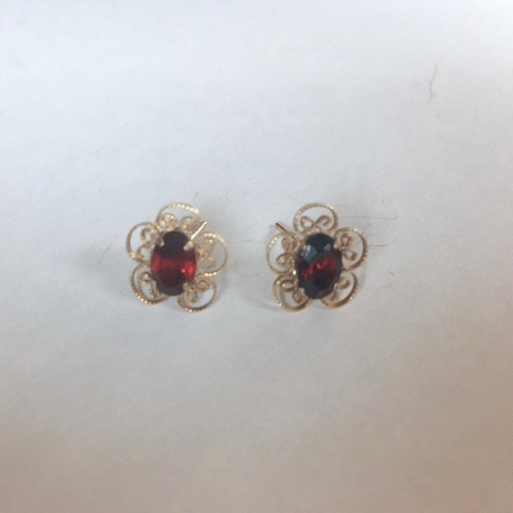 Garnet and Gold Filagree  Earrings 14K
